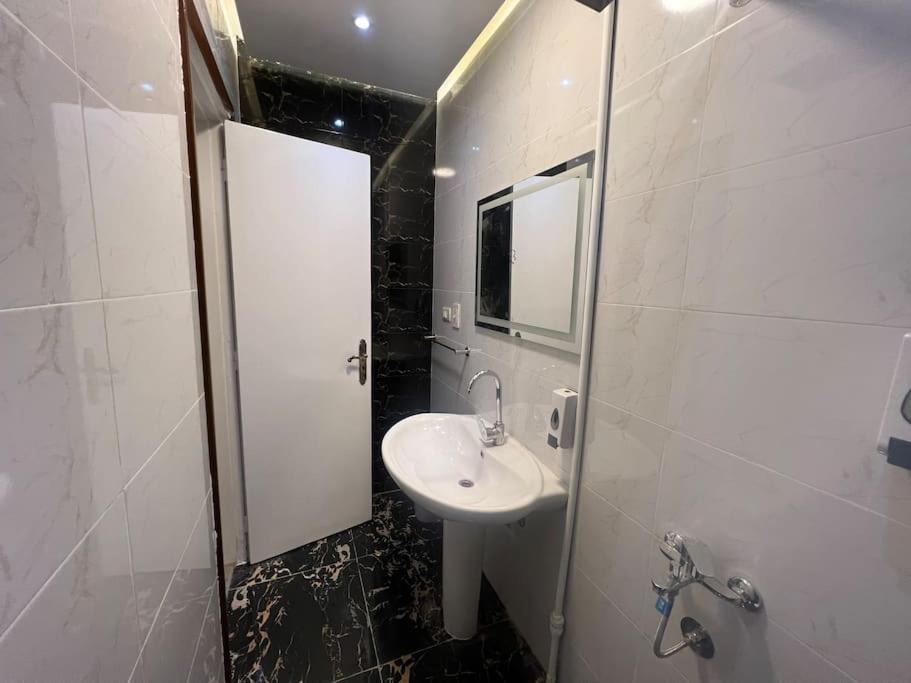 Luxury Apartment Downtown Kairo Exteriör bild